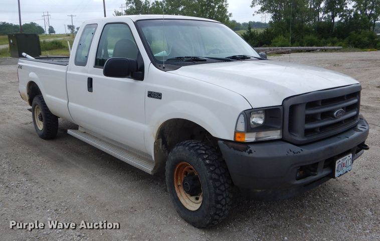 image for item DE8464 2004 Ford F250 Super Duty XL SuperCab pickup truck