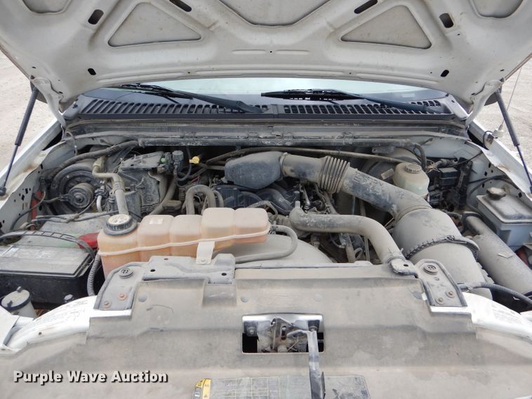 image for item DE8464 2004 Ford F250 Super Duty XL SuperCab pickup truck