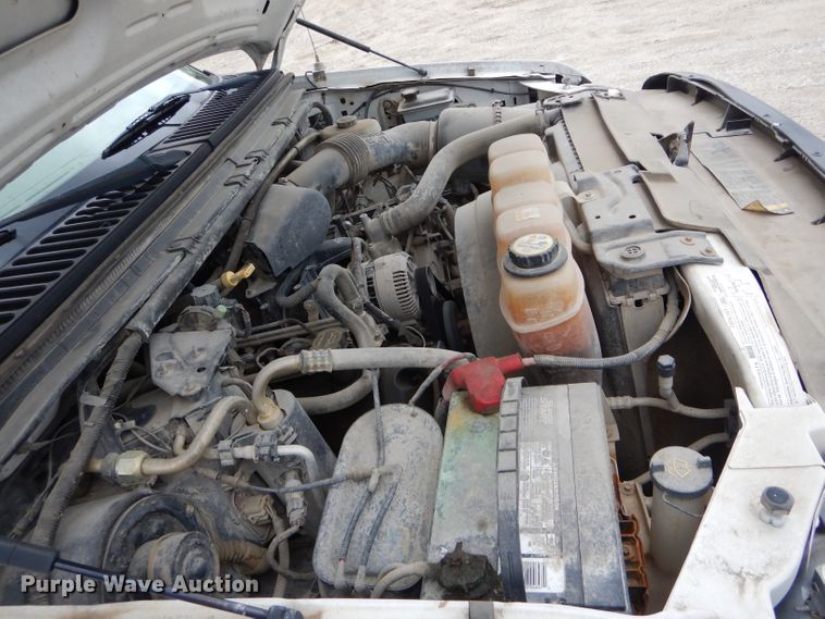 image for item DE8464 2004 Ford F250 Super Duty XL SuperCab pickup truck