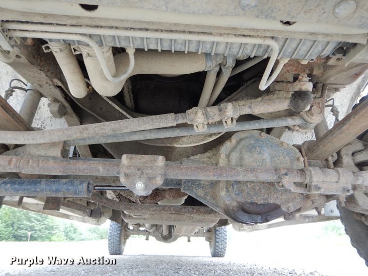 image for item DE8464 2004 Ford F250 Super Duty XL SuperCab pickup truck