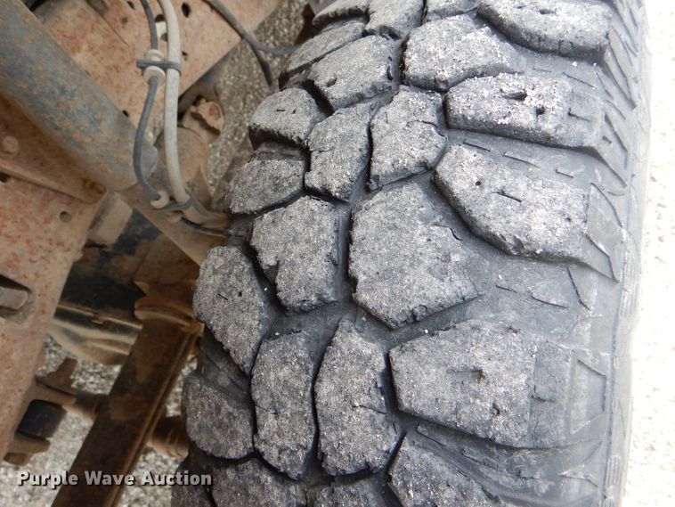 image for item DE8464 2004 Ford F250 Super Duty XL SuperCab pickup truck