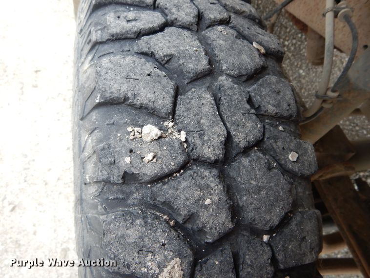 image for item DE8464 2004 Ford F250 Super Duty XL SuperCab pickup truck