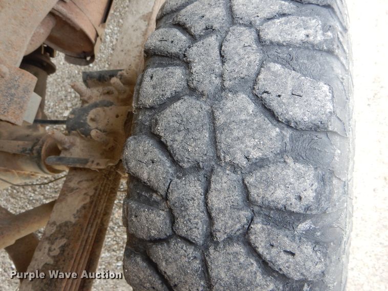 image for item DE8464 2004 Ford F250 Super Duty XL SuperCab pickup truck