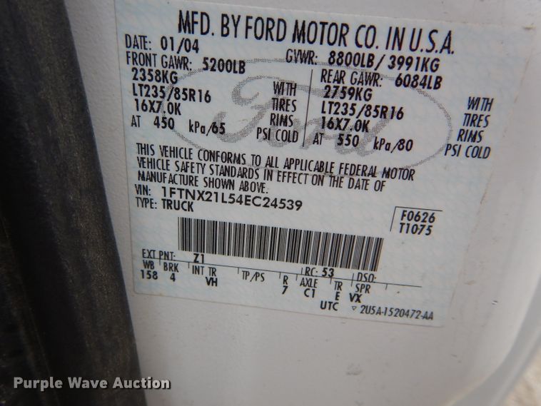 image for item DE8464 2004 Ford F250 Super Duty XL SuperCab pickup truck