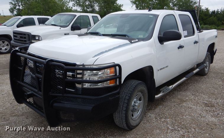 image for item DE8465 2008 Chevrolet Silverado 2500HD Crew Cab pickup truck