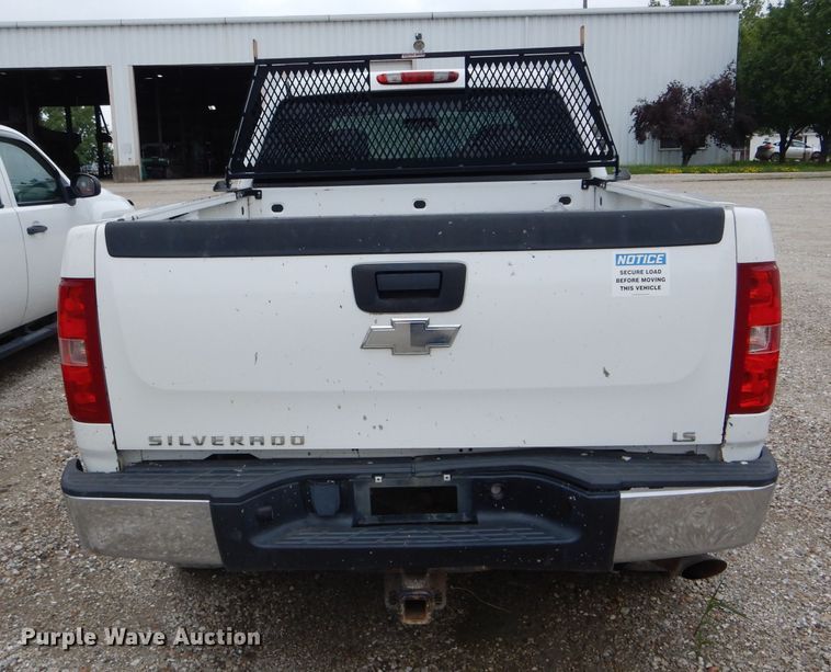 image for item DE8465 2008 Chevrolet Silverado 2500HD Crew Cab pickup truck