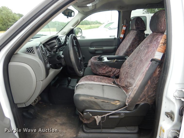 image for item DE8465 2008 Chevrolet Silverado 2500HD Crew Cab pickup truck