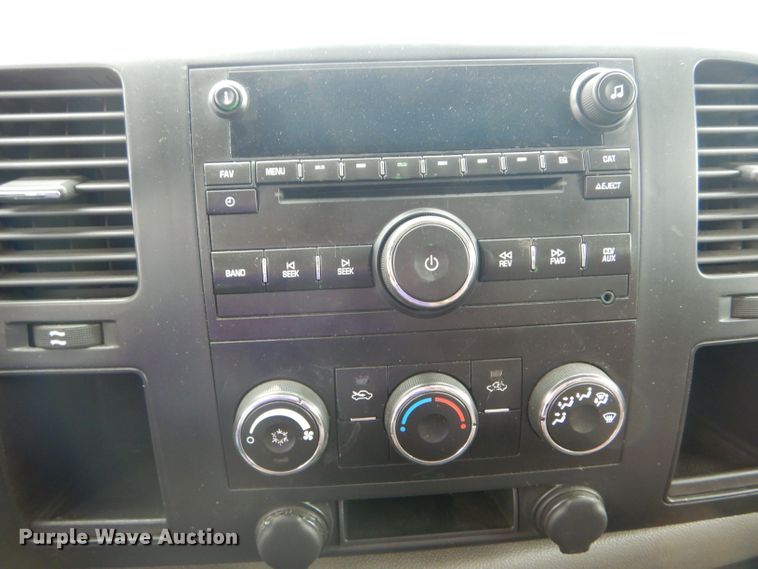 image for item DE8465 2008 Chevrolet Silverado 2500HD Crew Cab pickup truck