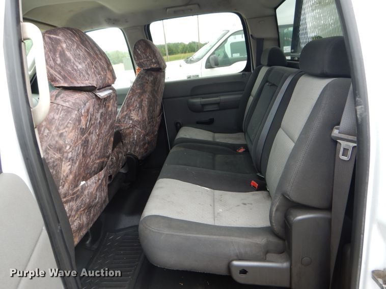 image for item DE8465 2008 Chevrolet Silverado 2500HD Crew Cab pickup truck