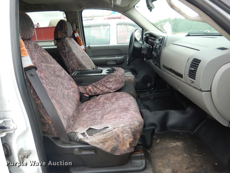 image for item DE8465 2008 Chevrolet Silverado 2500HD Crew Cab pickup truck