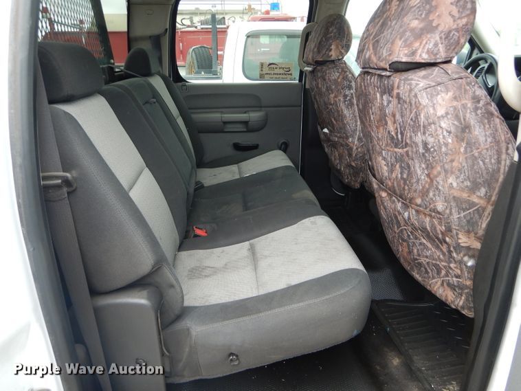 image for item DE8465 2008 Chevrolet Silverado 2500HD Crew Cab pickup truck