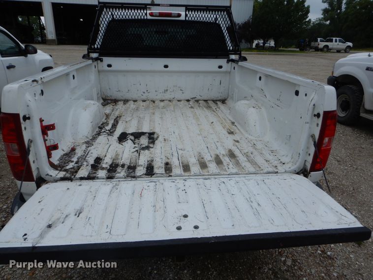 image for item DE8465 2008 Chevrolet Silverado 2500HD Crew Cab pickup truck