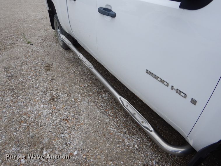 image for item DE8465 2008 Chevrolet Silverado 2500HD Crew Cab pickup truck