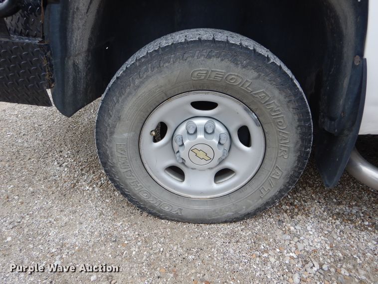 image for item DE8465 2008 Chevrolet Silverado 2500HD Crew Cab pickup truck