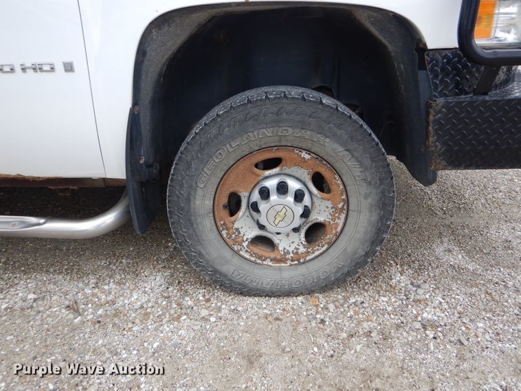 image for item DE8465 2008 Chevrolet Silverado 2500HD Crew Cab pickup truck