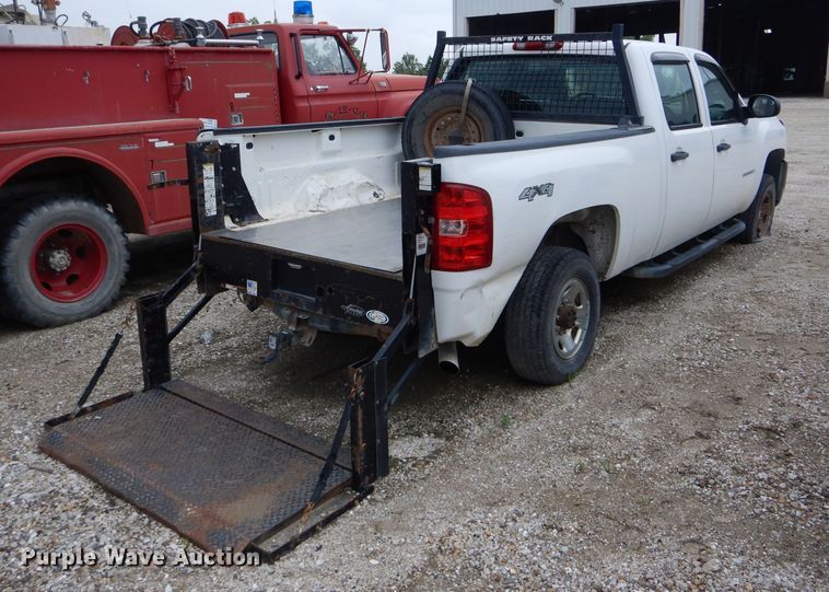 image for item DE8466 2008 Chevrolet Silverado 2500HD Crew Cab pickup truck
