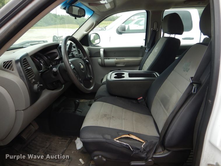 image for item DE8466 2008 Chevrolet Silverado 2500HD Crew Cab pickup truck