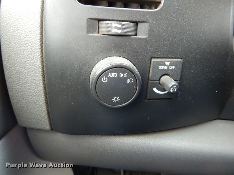 image for item DE8466 2008 Chevrolet Silverado 2500HD Crew Cab pickup truck