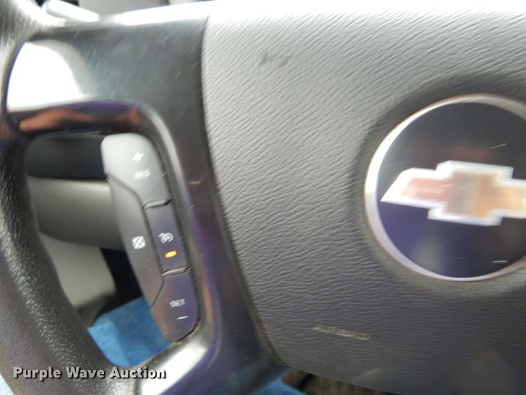 image for item DE8466 2008 Chevrolet Silverado 2500HD Crew Cab pickup truck