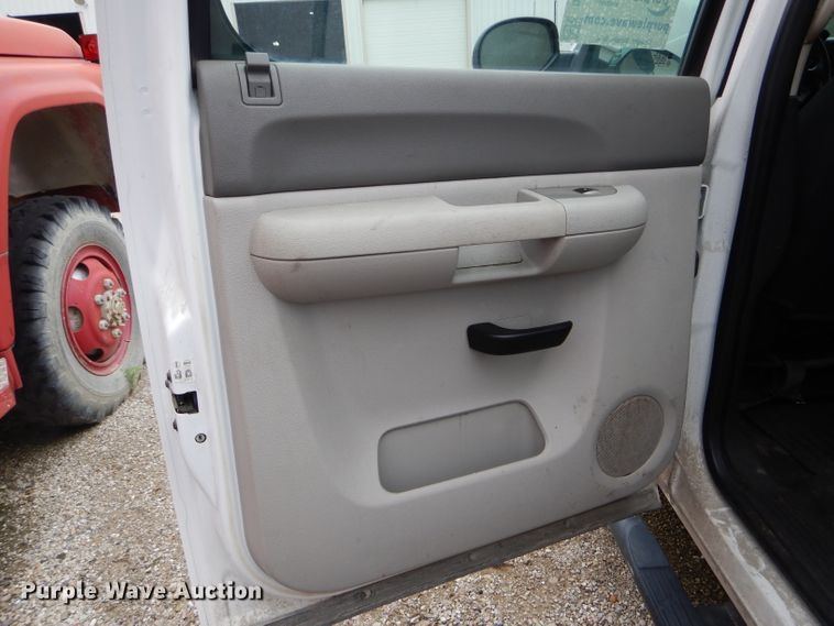 image for item DE8466 2008 Chevrolet Silverado 2500HD Crew Cab pickup truck