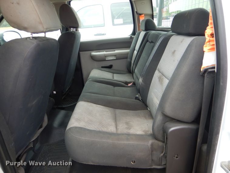 image for item DE8466 2008 Chevrolet Silverado 2500HD Crew Cab pickup truck