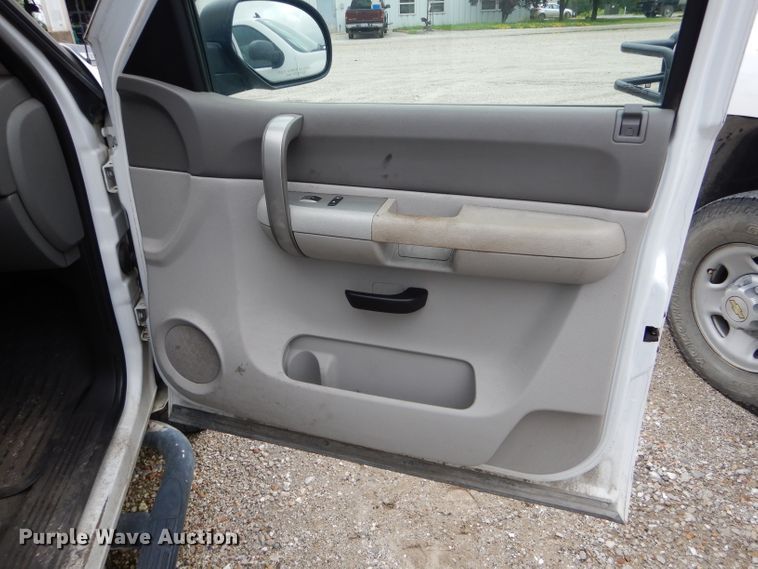 image for item DE8466 2008 Chevrolet Silverado 2500HD Crew Cab pickup truck