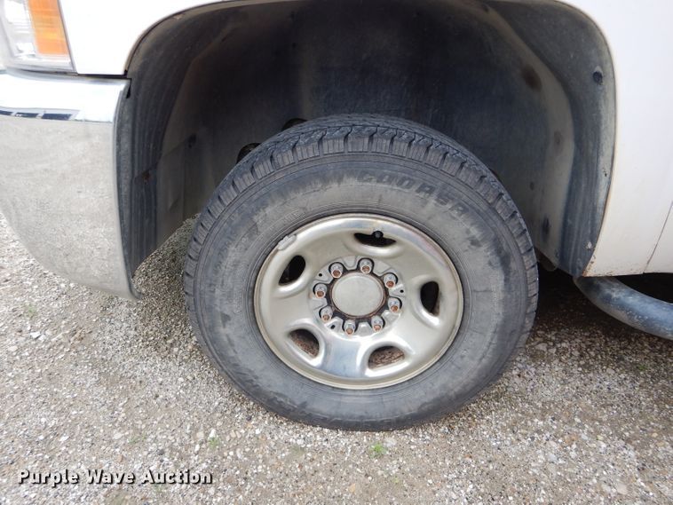 image for item DE8466 2008 Chevrolet Silverado 2500HD Crew Cab pickup truck