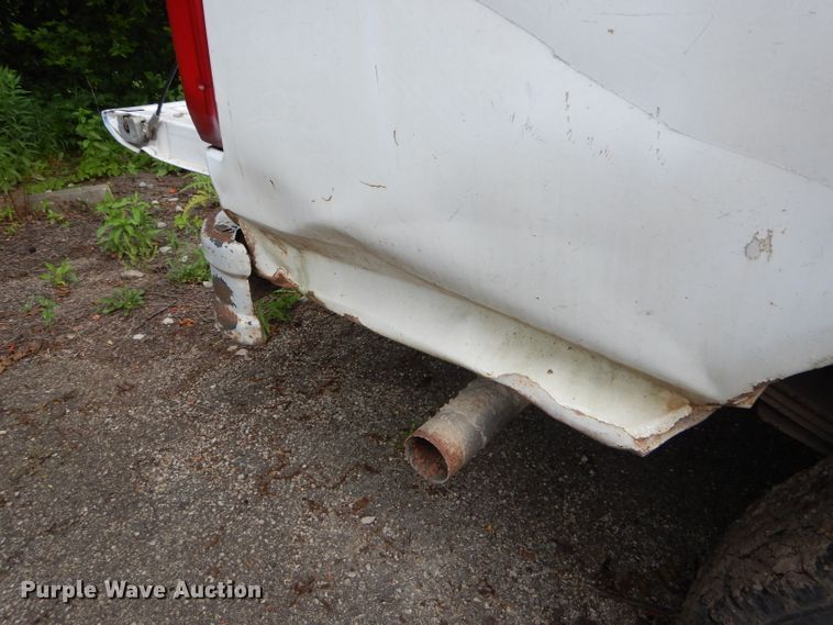 image for item DE8478 1997 Ford F250 pickup truck