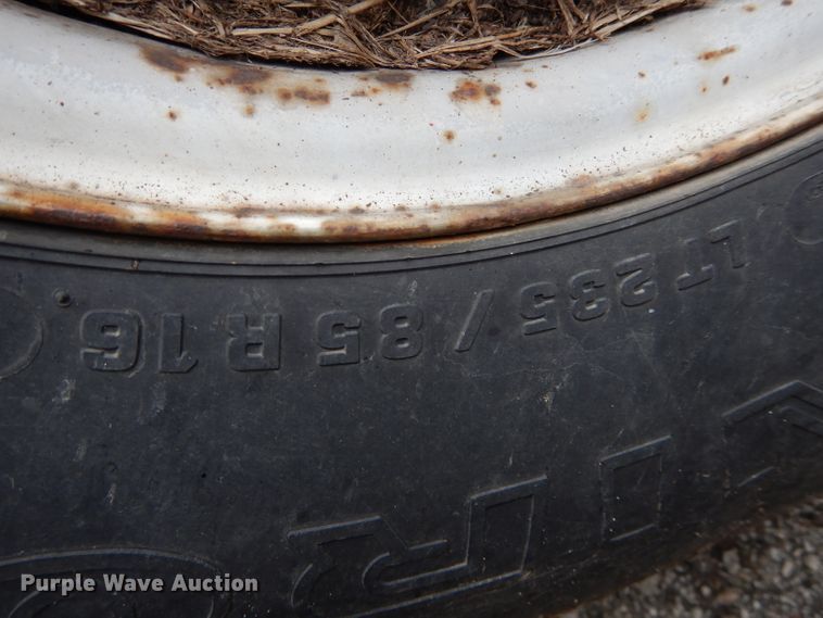 image for item DE8478 1997 Ford F250 pickup truck