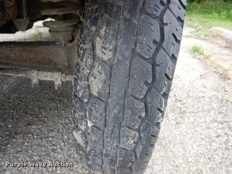 image for item DE8478 1997 Ford F250 pickup truck