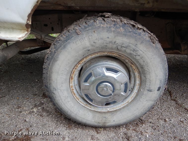 image for item DE8478 1997 Ford F250 pickup truck