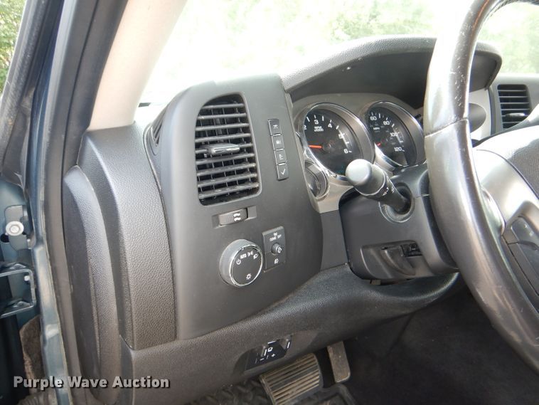 image for item DG1143 2012 Chevrolet Silverado 1500 Crew Cab pickup truck