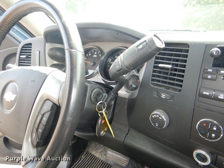 image for item DG1143 2012 Chevrolet Silverado 1500 Crew Cab pickup truck