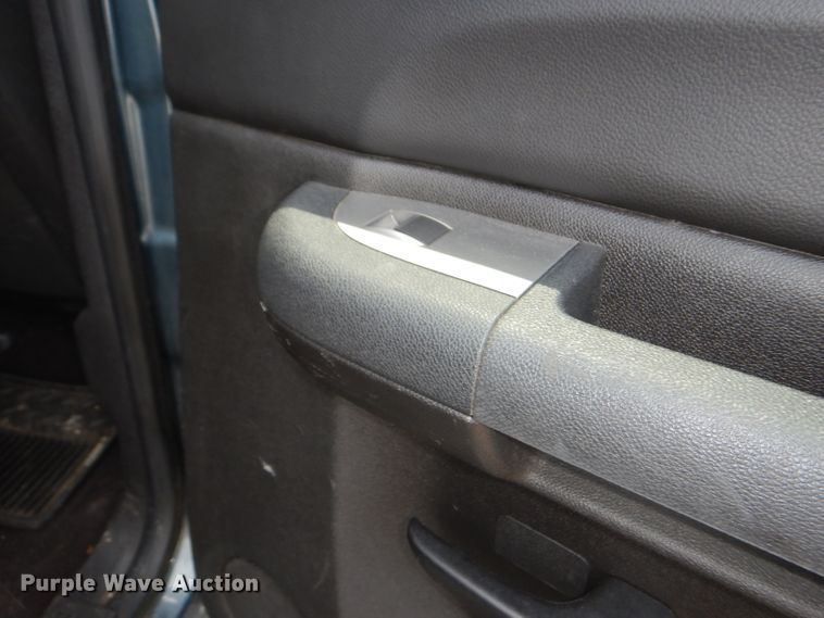 image for item DG1143 2012 Chevrolet Silverado 1500 Crew Cab pickup truck