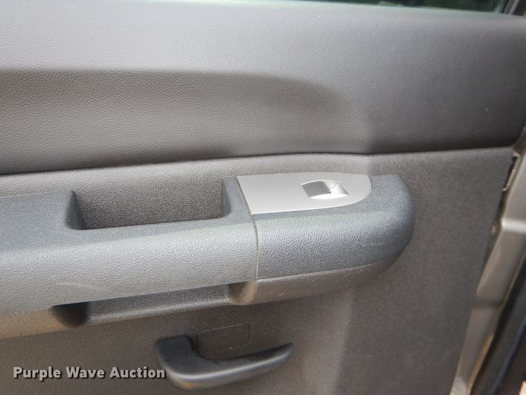 image for item DG1144 2012 GMC Sierra 1500 Crew Cab pickup truck