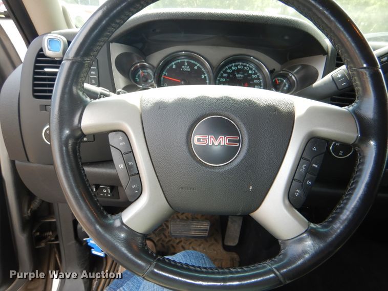 image for item DG1144 2012 GMC Sierra 1500 Crew Cab pickup truck