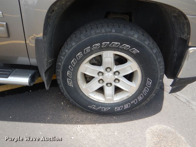 image for item DG1144 2012 GMC Sierra 1500 Crew Cab pickup truck