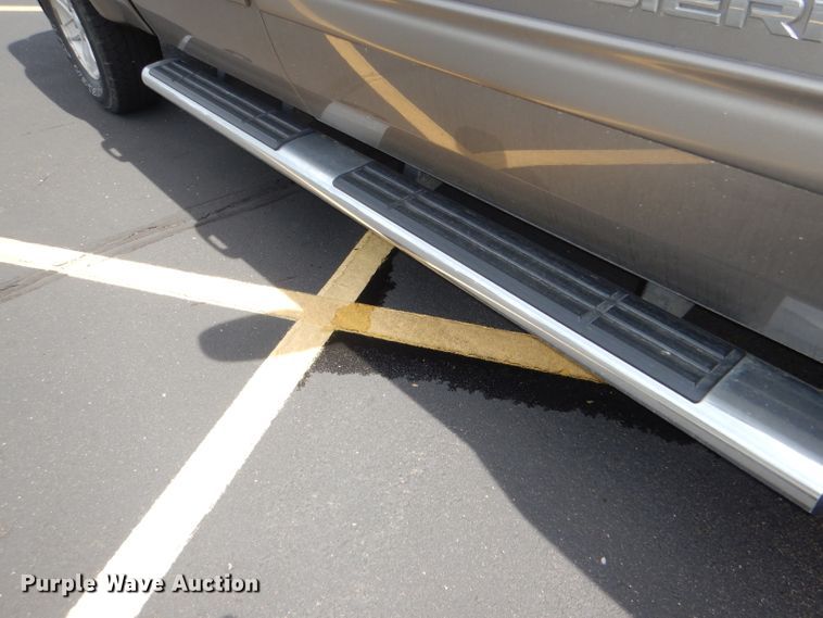 image for item DG1144 2012 GMC Sierra 1500 Crew Cab pickup truck