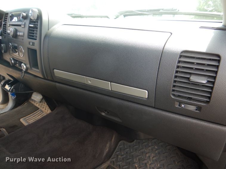 image for item DG1144 2012 GMC Sierra 1500 Crew Cab pickup truck