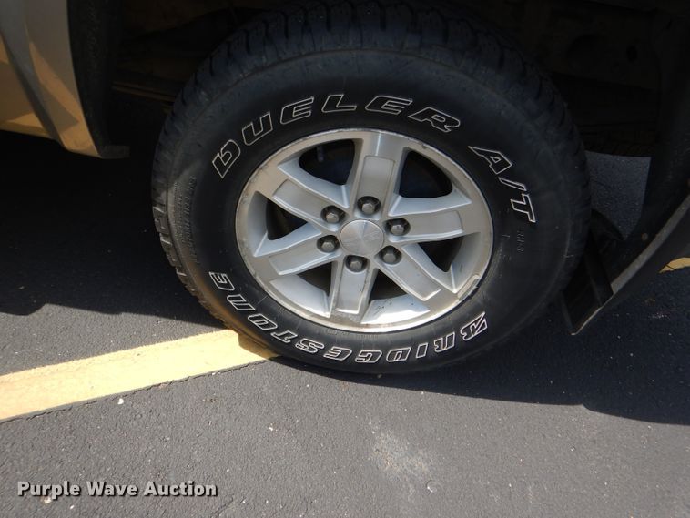 image for item DG1144 2012 GMC Sierra 1500 Crew Cab pickup truck