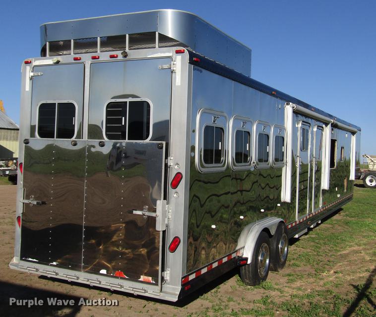 image for item DG1220 2000 Sooner horse trailer