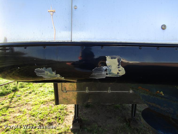 image for item DG1220 2000 Sooner horse trailer