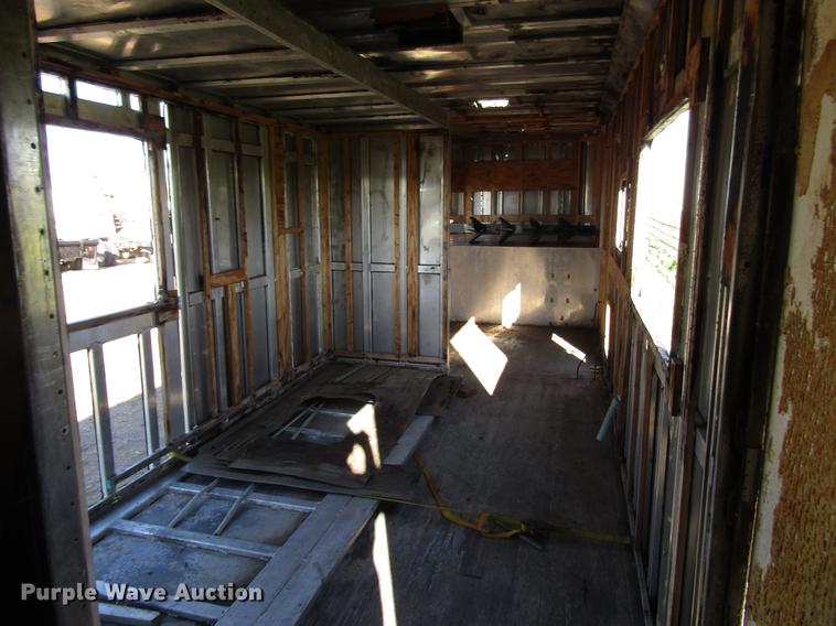 image for item DG1220 2000 Sooner horse trailer