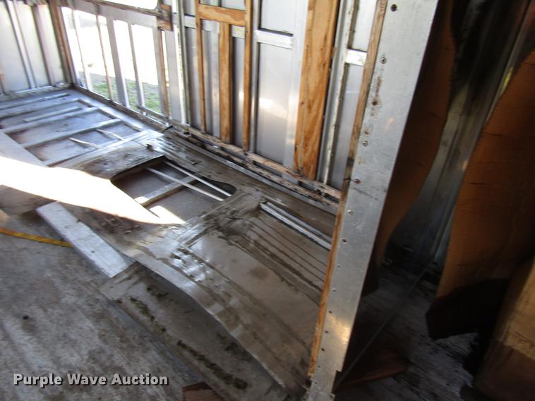 image for item DG1220 2000 Sooner horse trailer