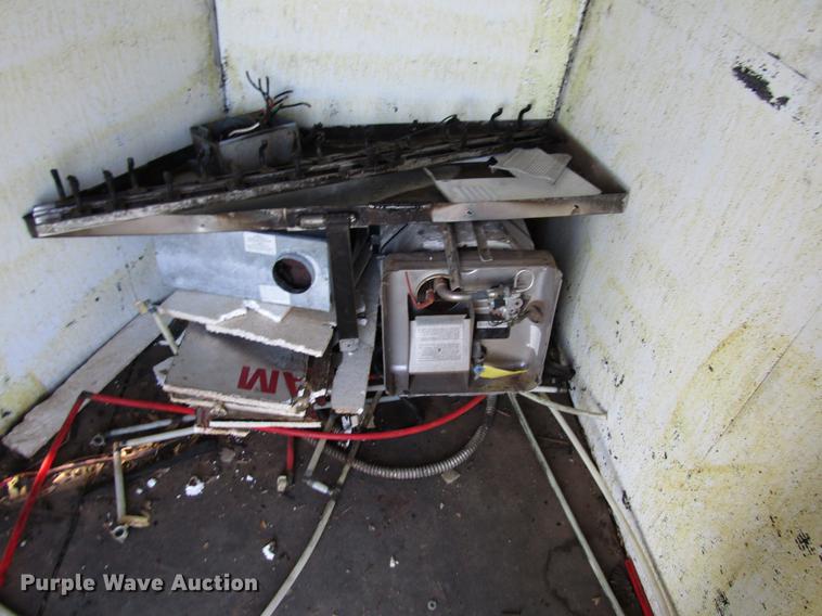 image for item DG1220 2000 Sooner horse trailer