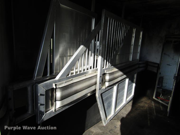 image for item DG1220 2000 Sooner horse trailer