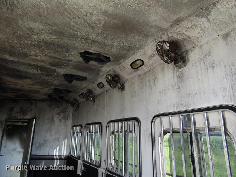 image for item DG1220 2000 Sooner horse trailer