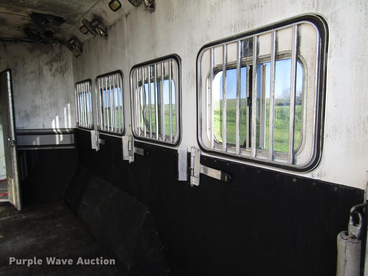 image for item DG1220 2000 Sooner horse trailer