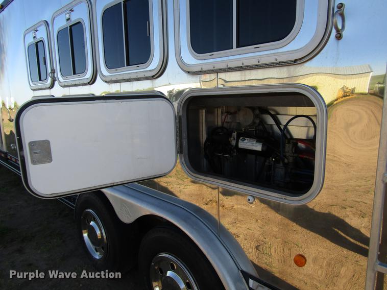 image for item DG1220 2000 Sooner horse trailer