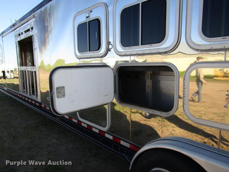 image for item DG1220 2000 Sooner horse trailer